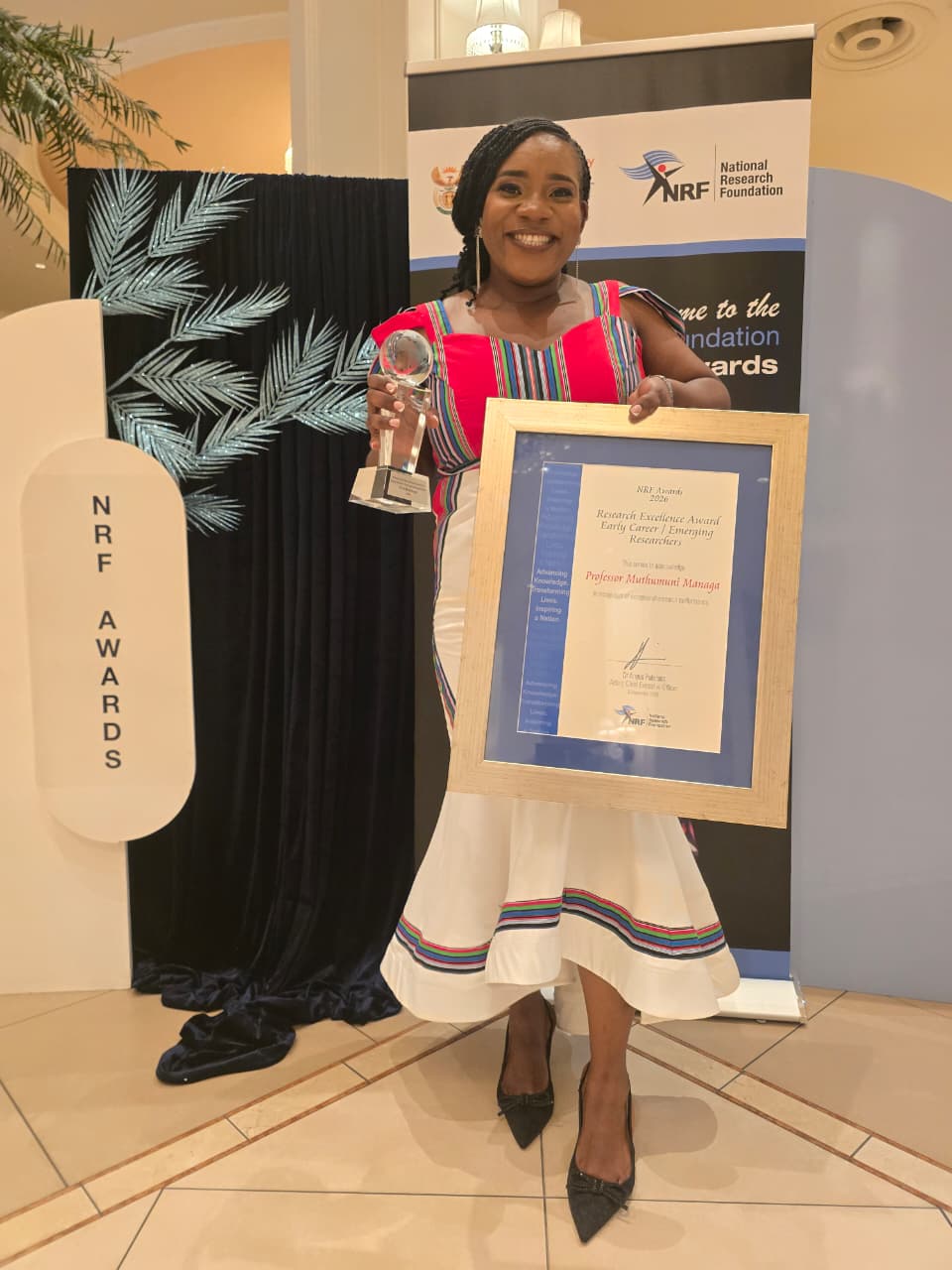 Prof. Muthumuni Managa with her NRF Research Excellence Award